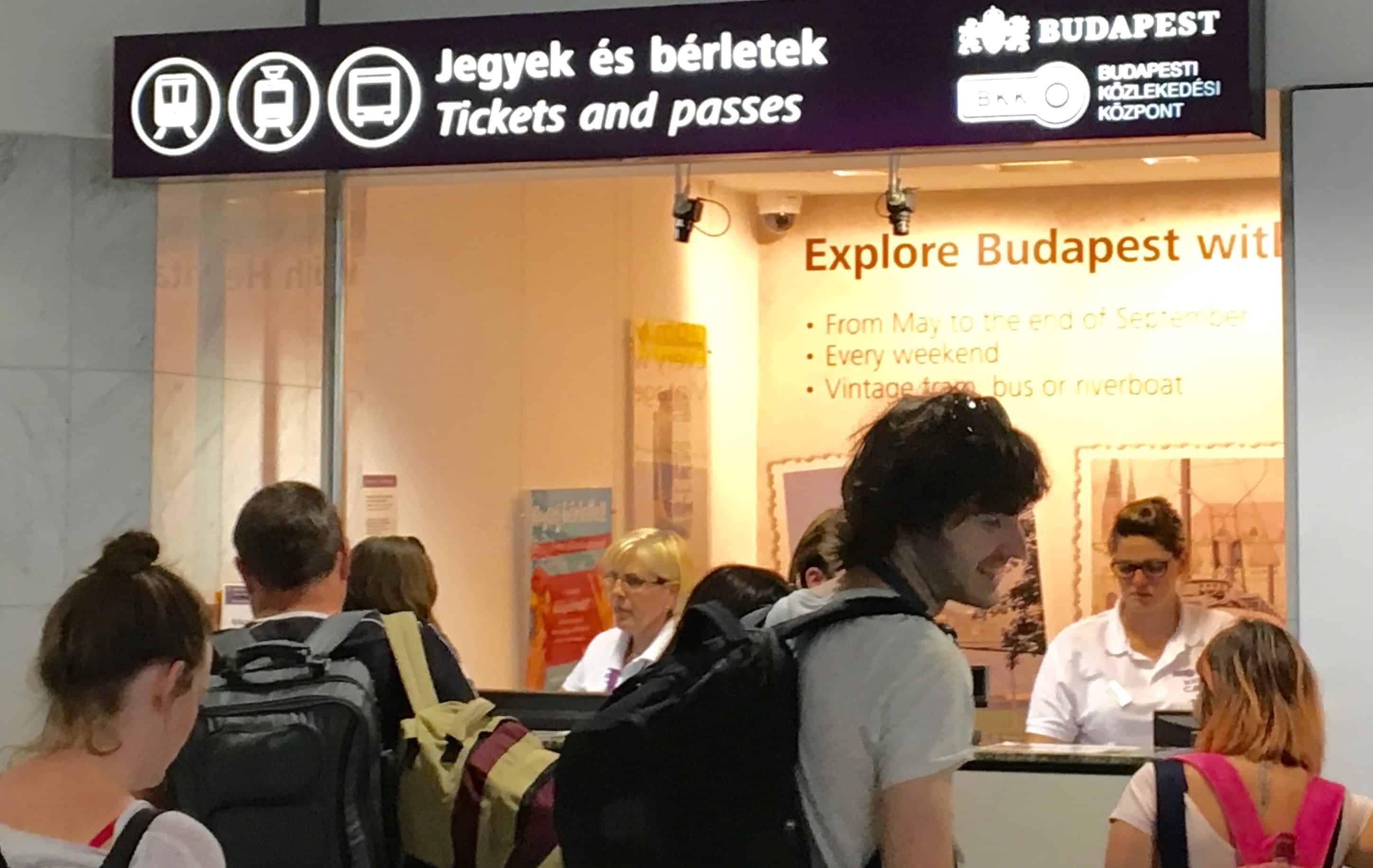 guichet tranports publics aéroport Budapest