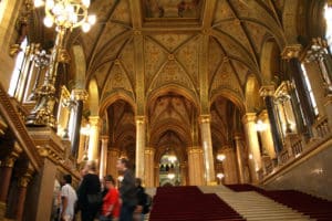 visiter le parlement de Budapest -intérieur